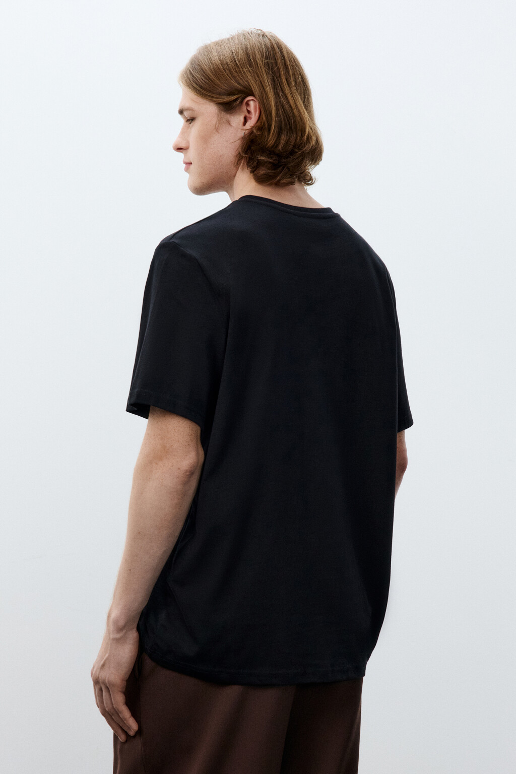 Футболка базовая с V-вырезом - цвет черный - 3