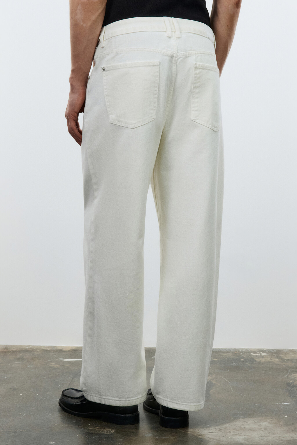 Джинсы широкие со средней посадкой - цвет белый - 4