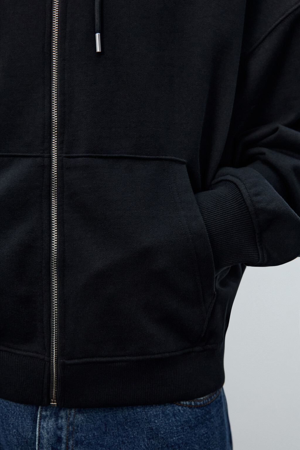 Худи-зипка из футера с капюшоном - цвет черный - 6