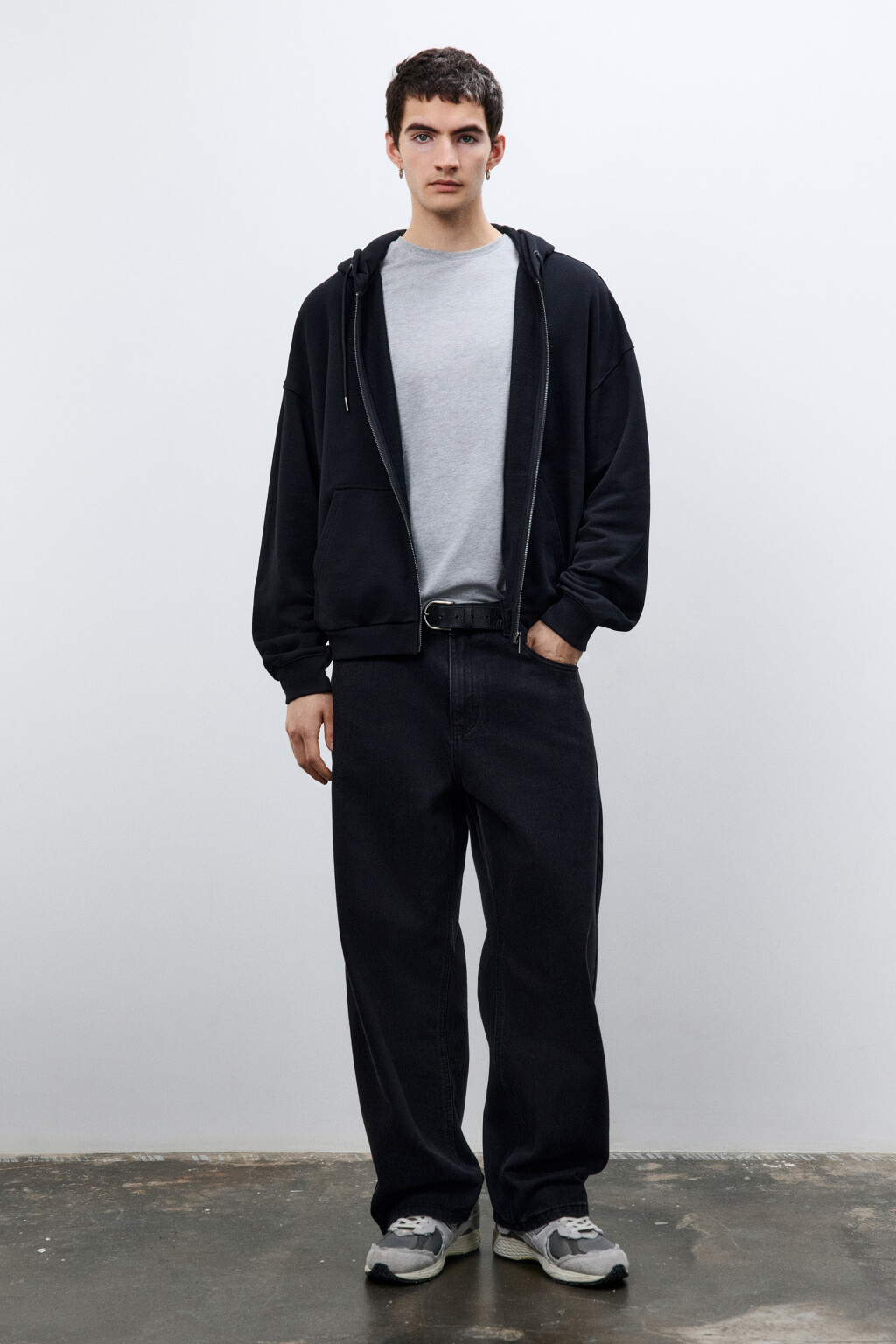 Худи-зипка из футера с капюшоном - цвет черный - 5