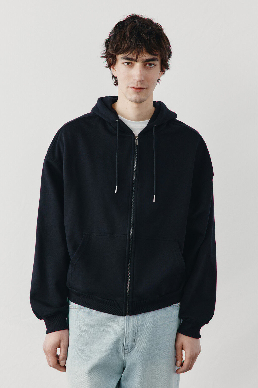Худи-зипка из футера с капюшоном - цвет черный - 3