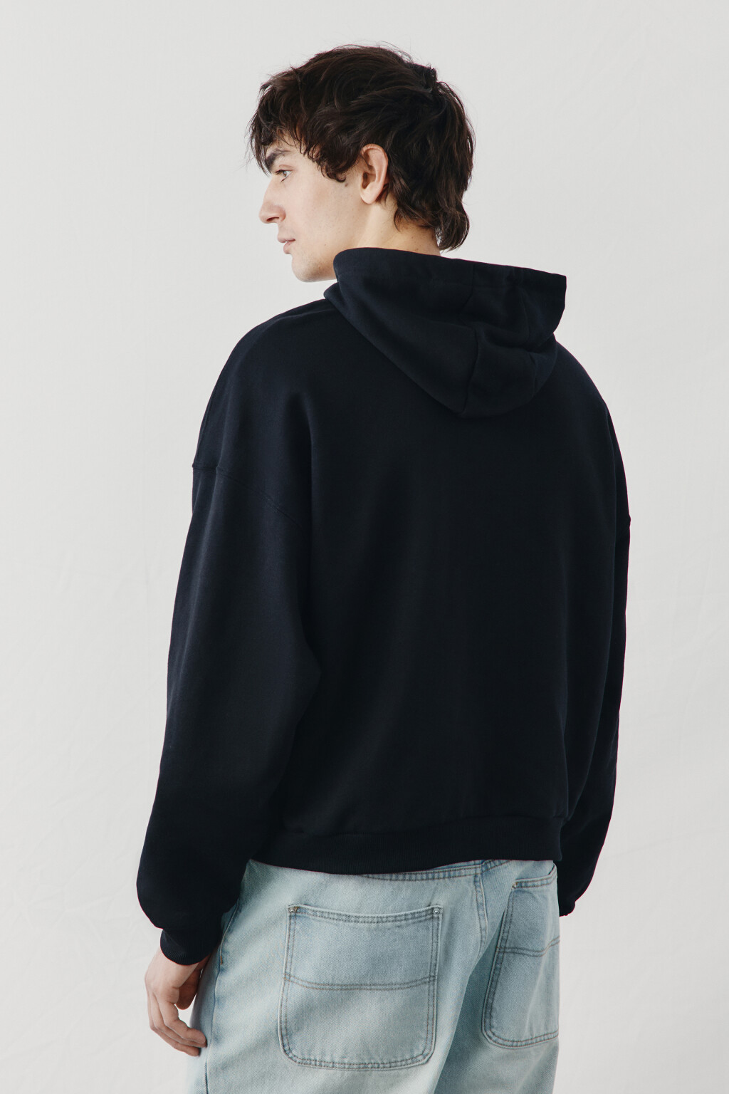 Худи-зипка из футера с капюшоном - цвет черный - 4