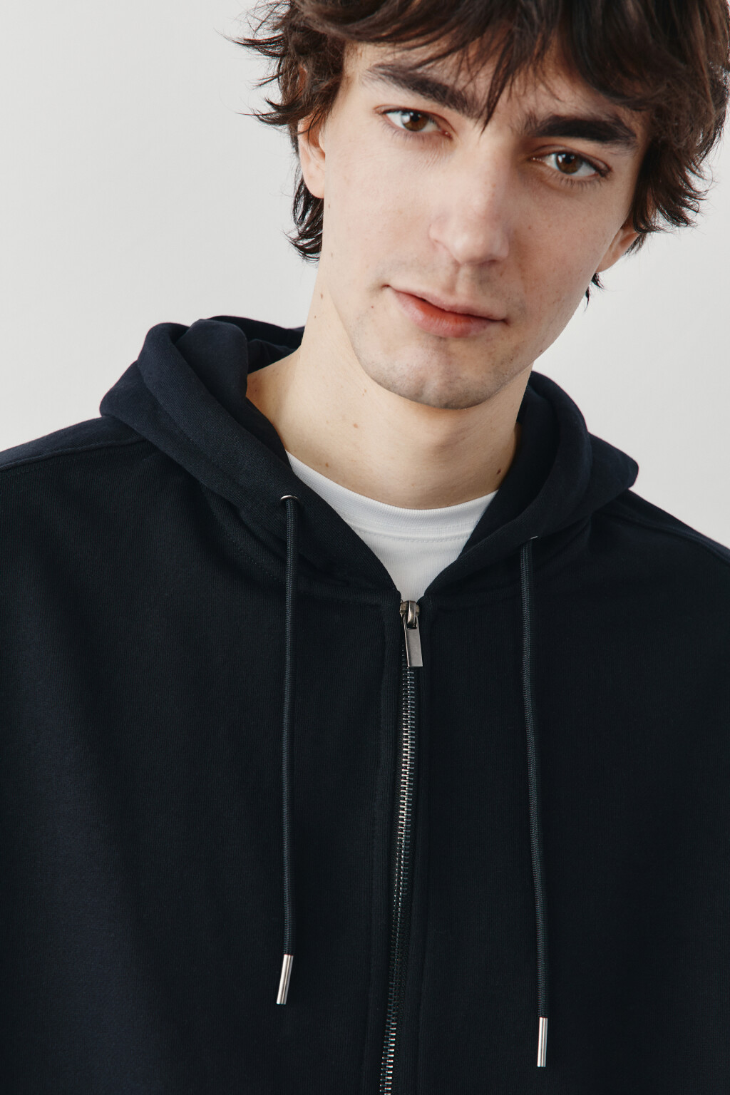 Худи-зипка из футера с капюшоном - цвет черный - 6
