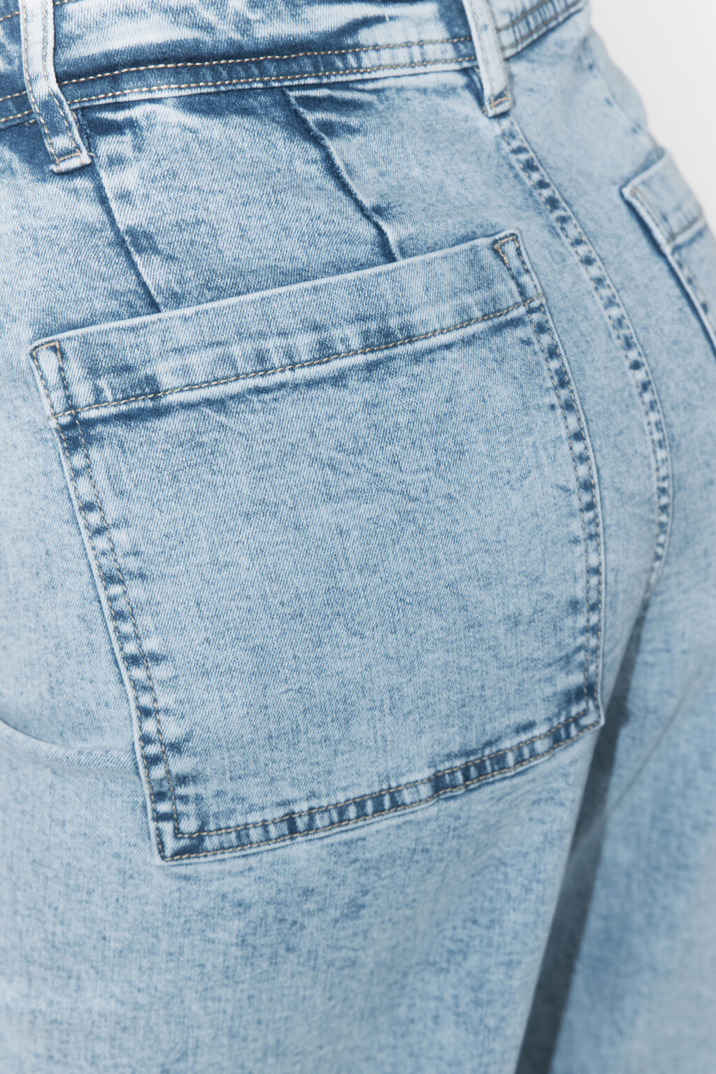 Джинсы-кюлоты с открытыми срезами - цвет голубой - 7