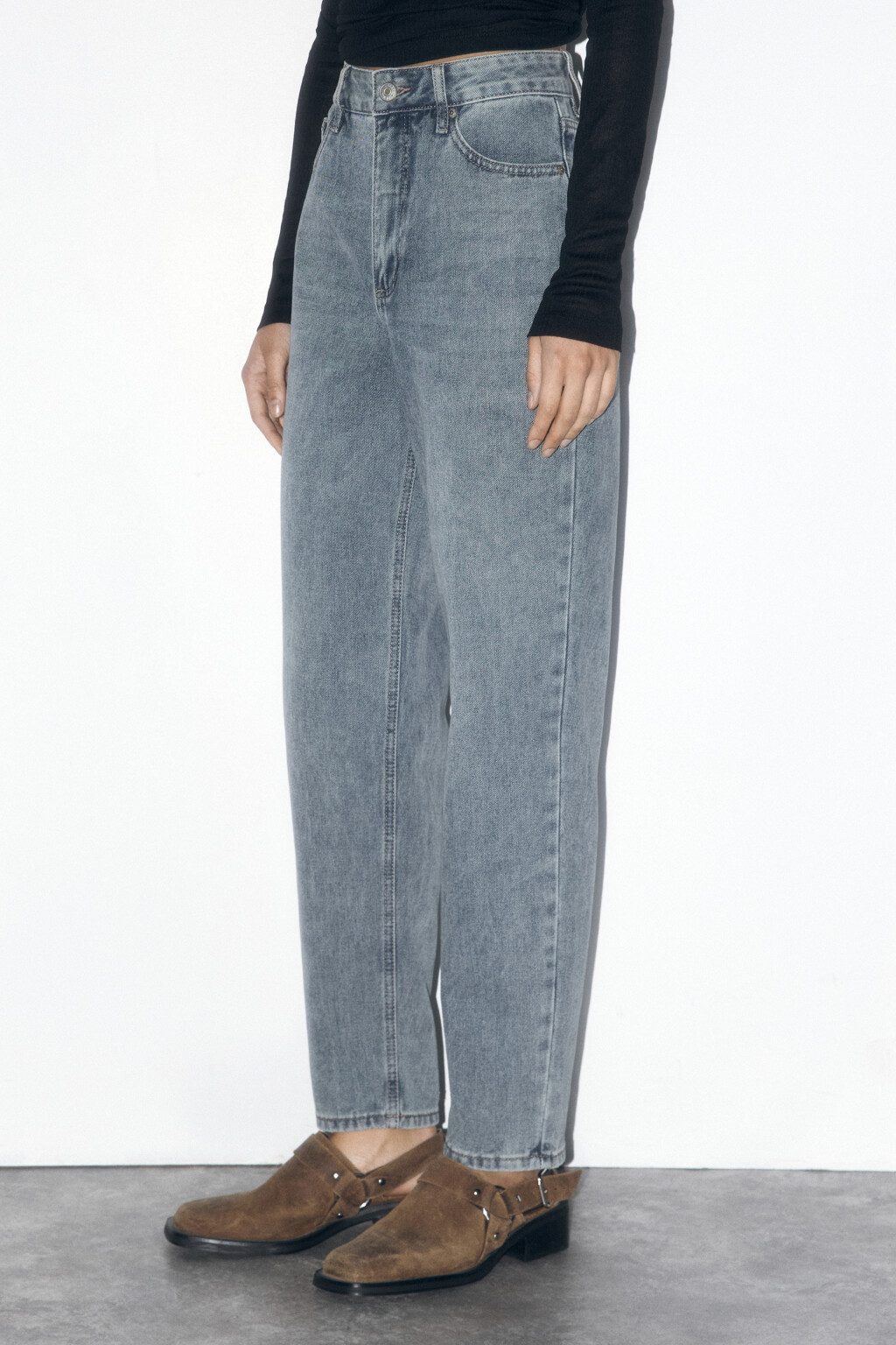 Джинсы mom fit с эффектом масляной стирки - цвет синий - 3