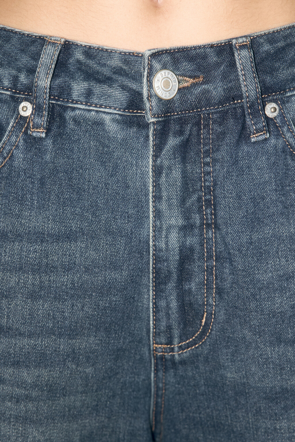 Джинсы mom fit с тинтованным окрашиванием - цвет темный тинт - 5