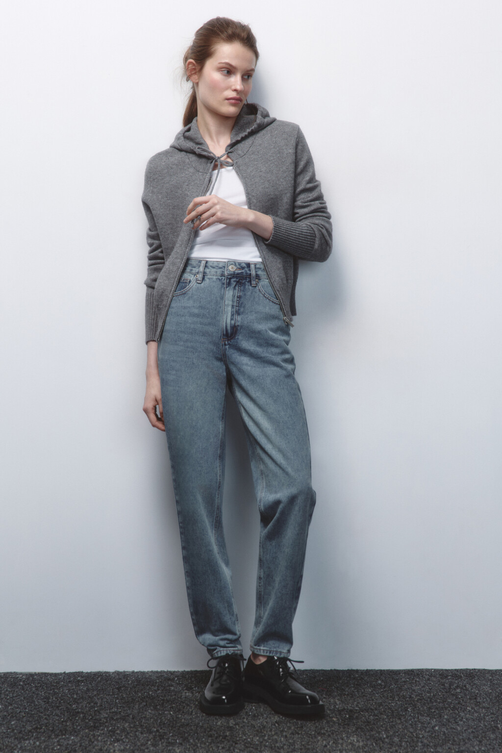 Джинсы mom fit с эффектом масляной стирки - цвет синий - 1