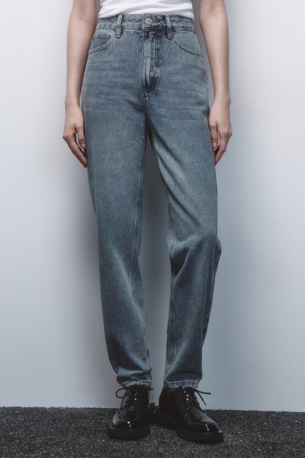 Джинсы mom fit с эффектом масляной стирки - цвет синий - 2