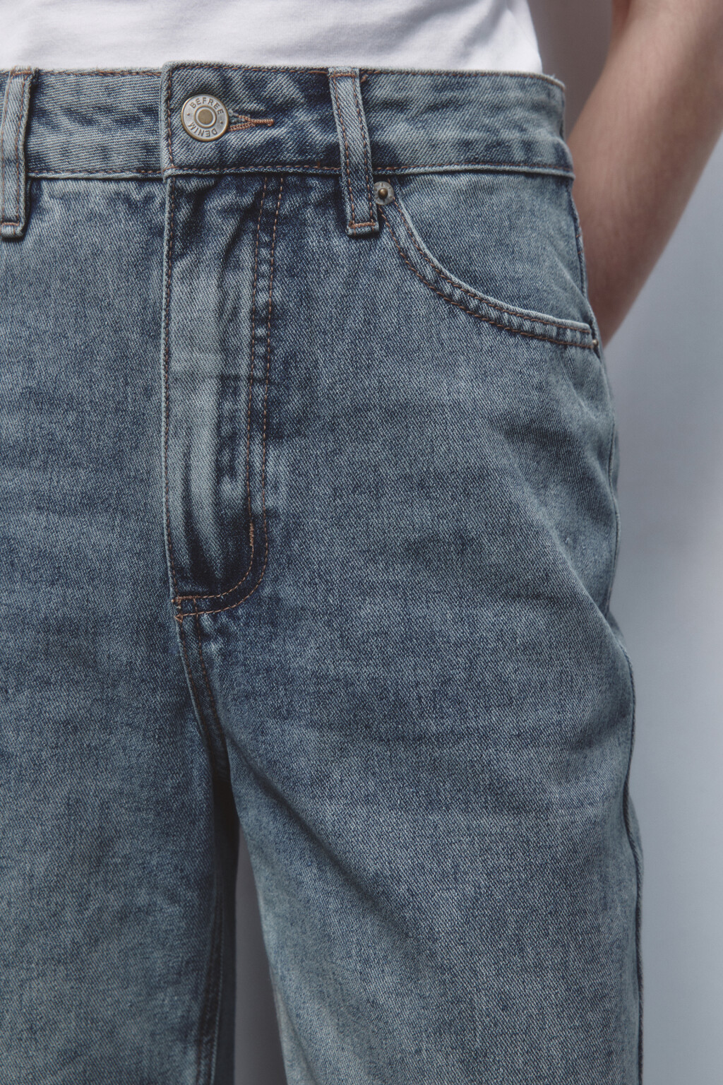Джинсы mom fit с эффектом масляной стирки - цвет синий - 7