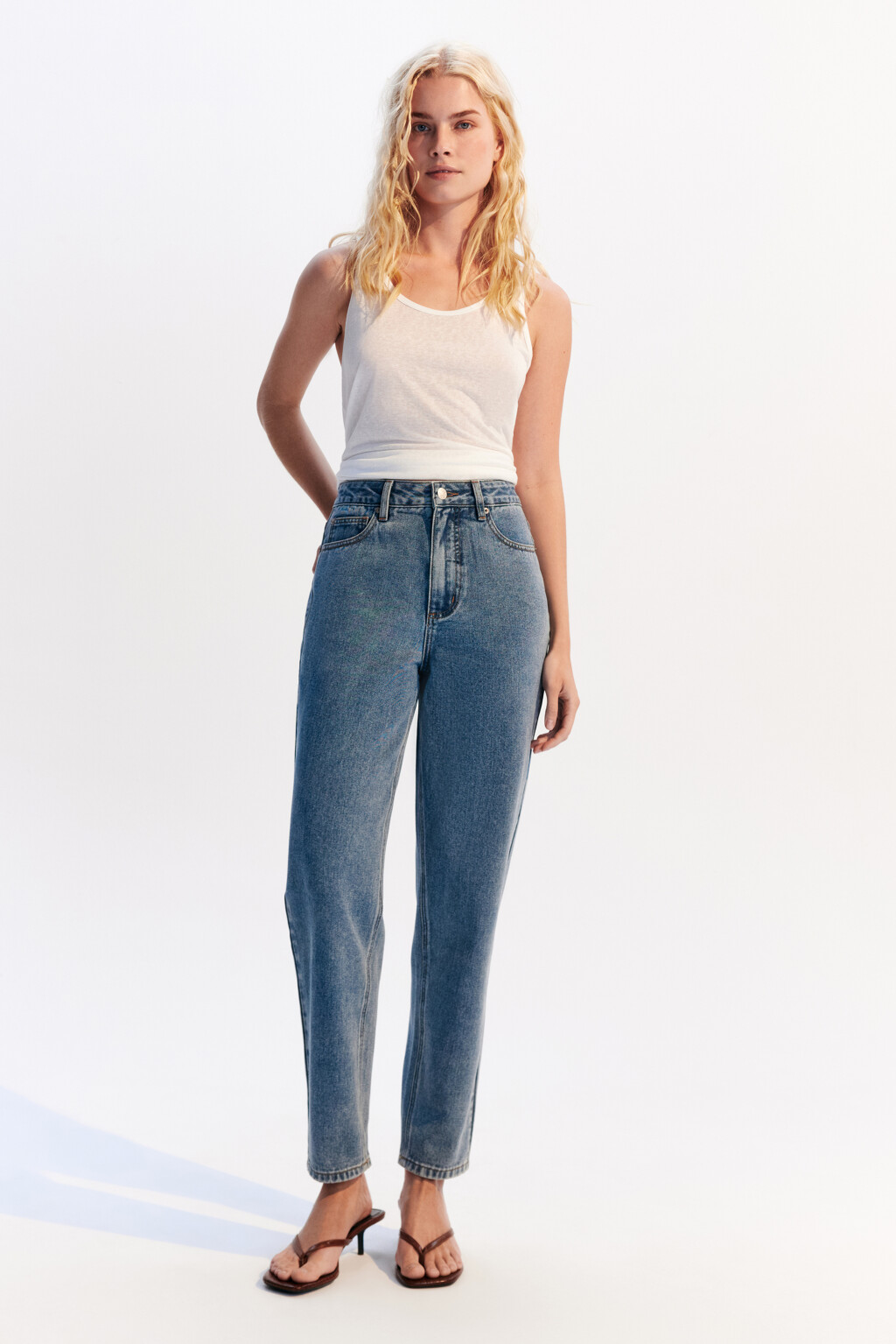 Джинсы mom fit с высокой посадкой - цвет голубой - 4