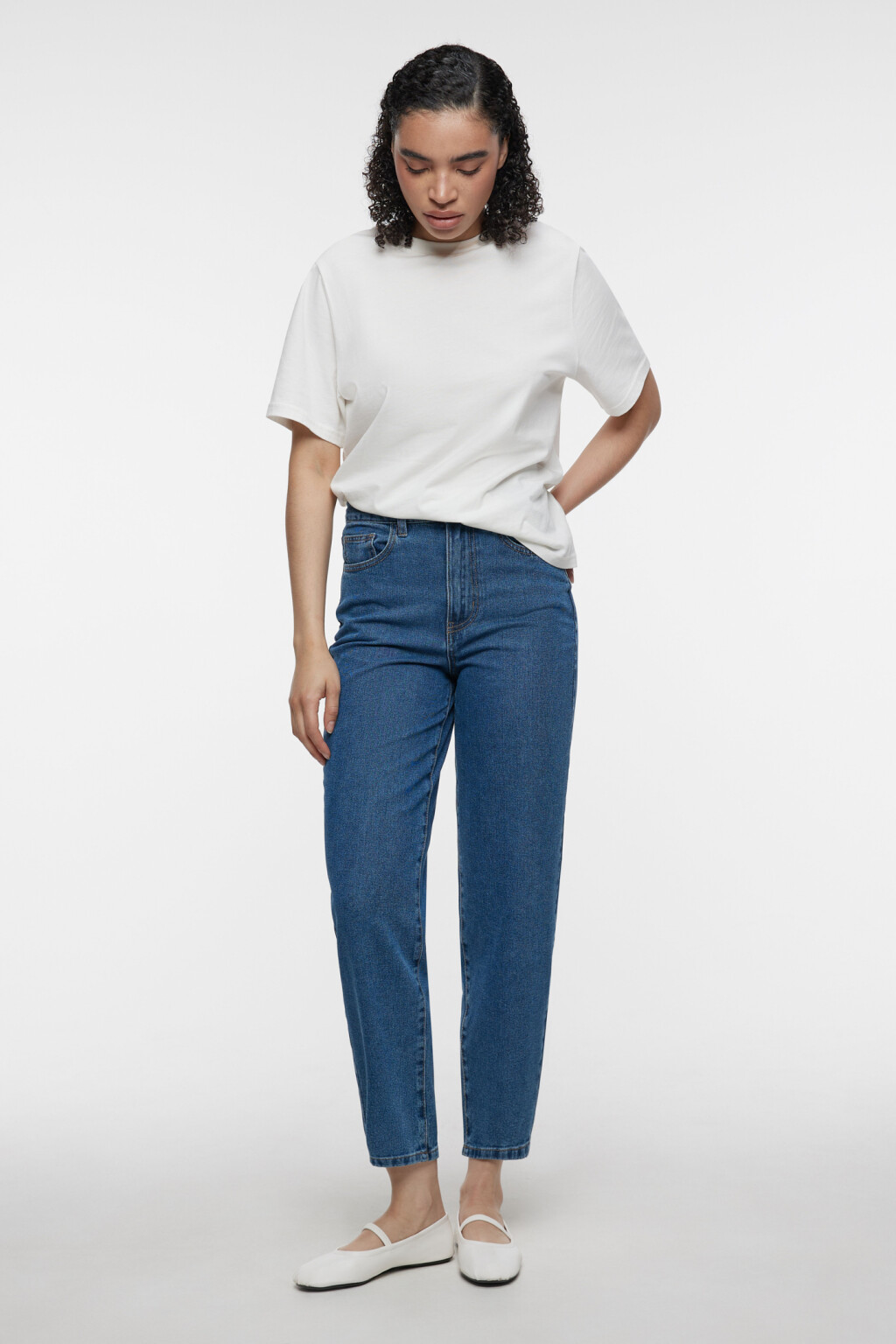 Джинсы mom's укороченные с высокой посадкой - цвет голубой - 1