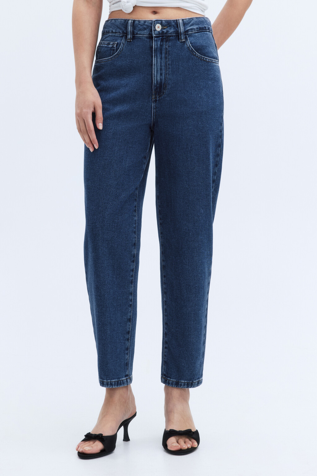 Джинсы mom fit укороченные с высокой посадкой - цвет голубой - 2