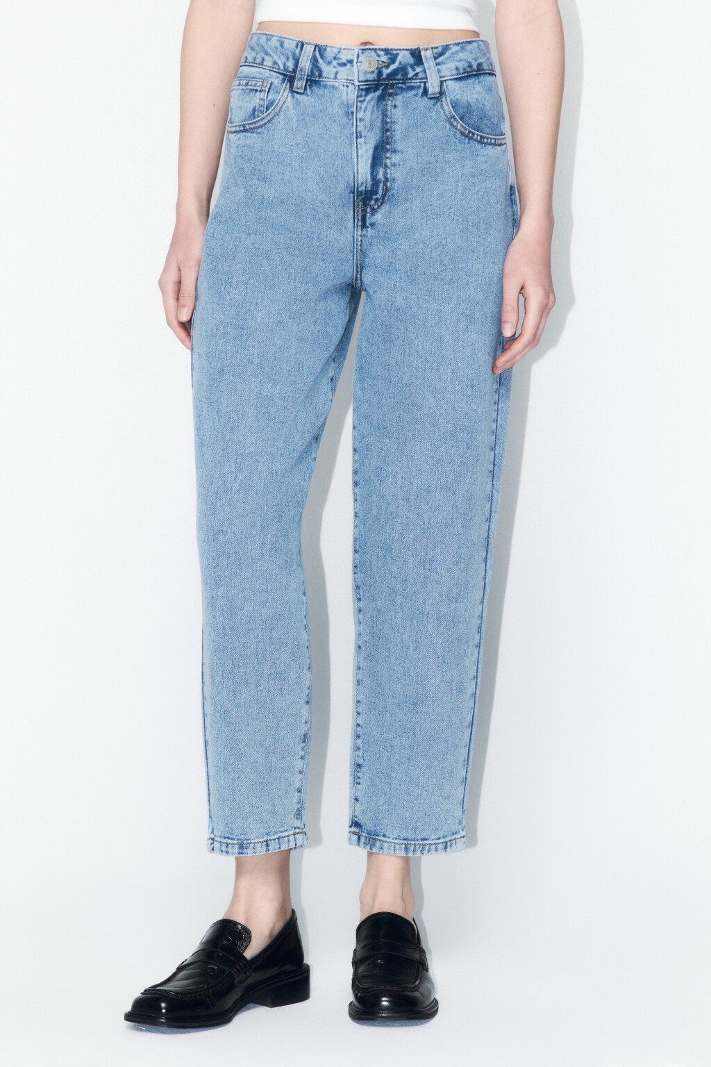 Джинсы mom fit укороченные с высокой посадкой - цвет голубой - 2