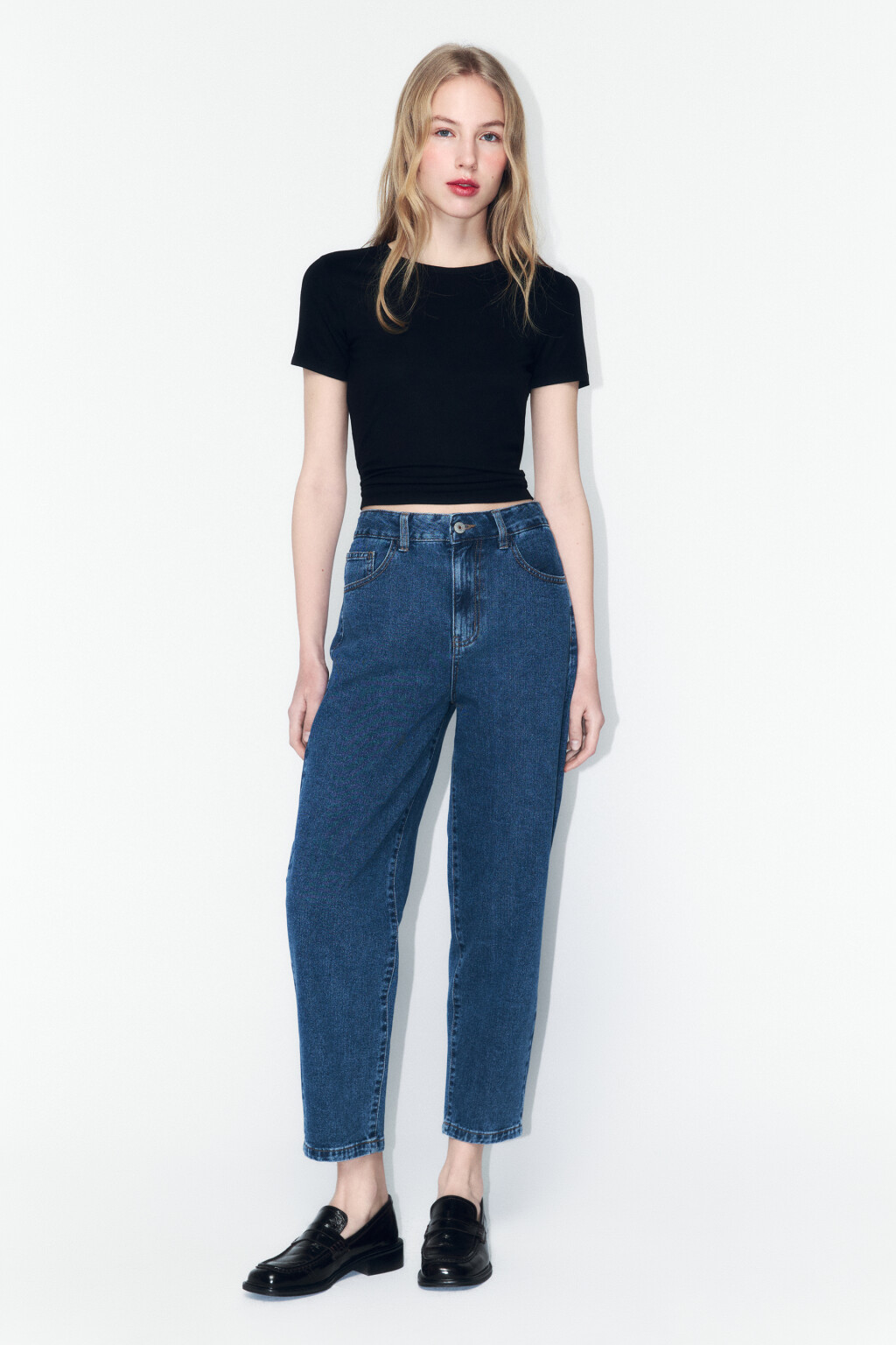 Джинсы mom fit укороченные с высокой посадкой - цвет голубой - 4