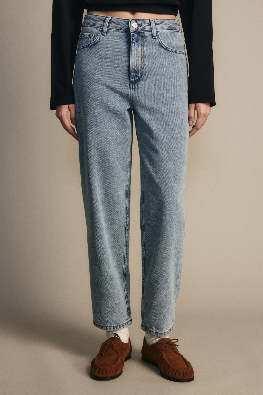 Джинсы mom fit укороченные с высокой посадкой - цвет голубой - 2