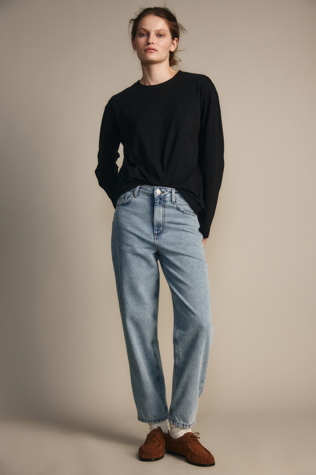 Джинсы mom fit укороченные с высокой посадкой - цвет голубой - 4