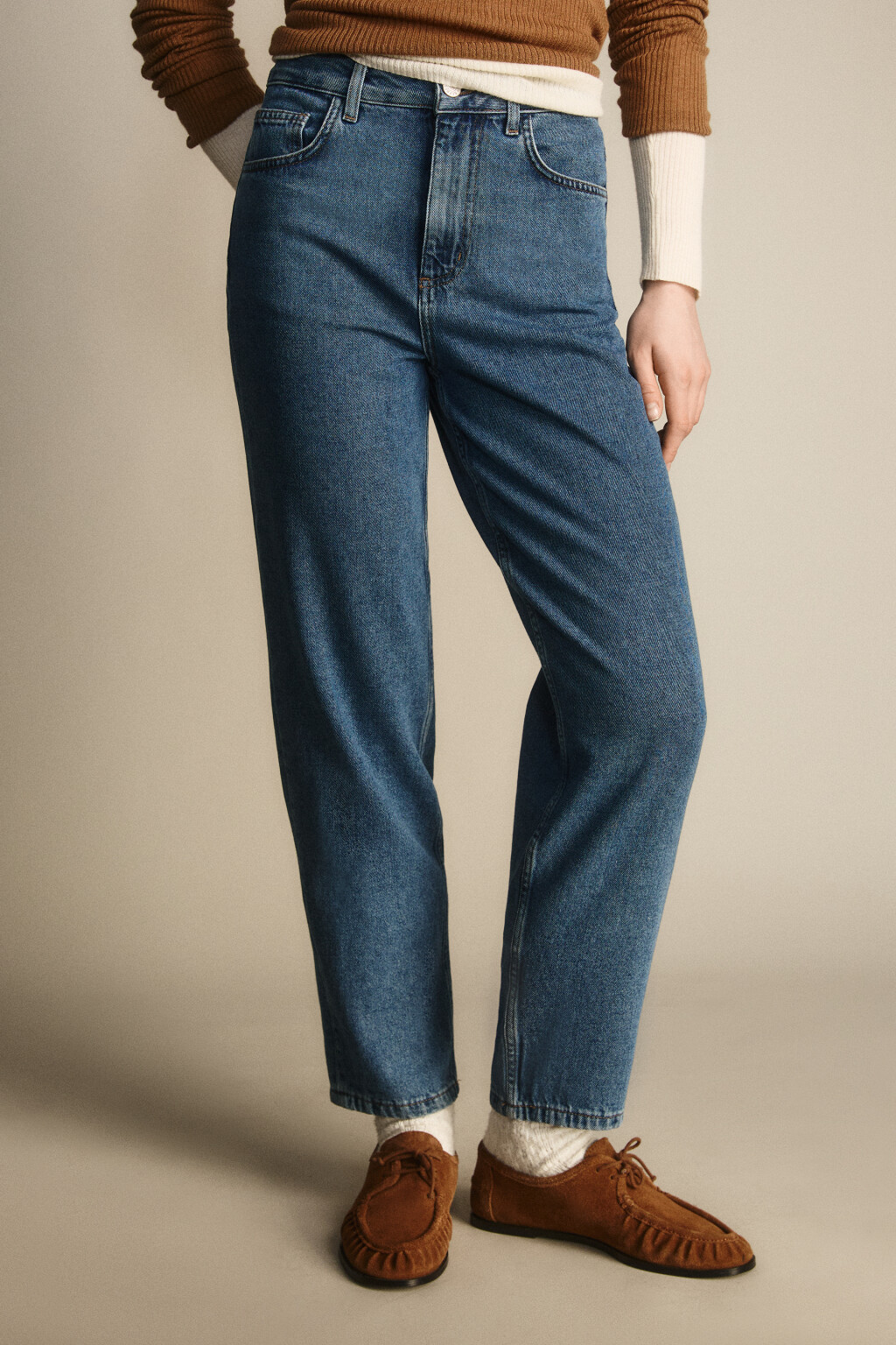 Джинсы mom fit укороченные с высокой посадкой - цвет голубой - 2