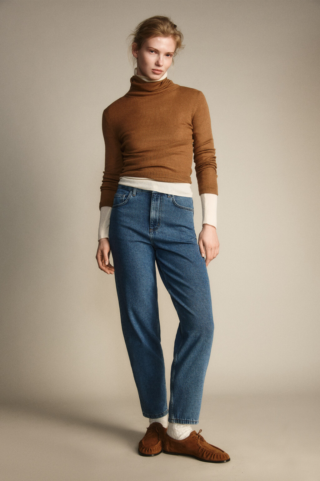 Джинсы mom fit укороченные с высокой посадкой - цвет голубой - 4