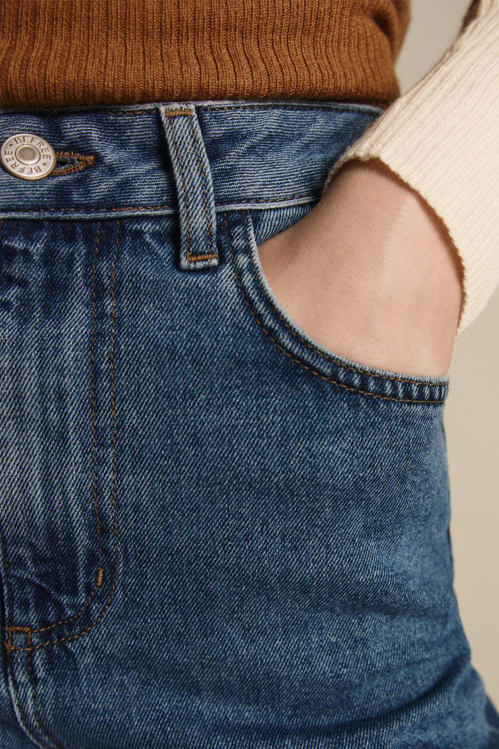 Джинсы mom fit укороченные с высокой посадкой - цвет голубой - 6