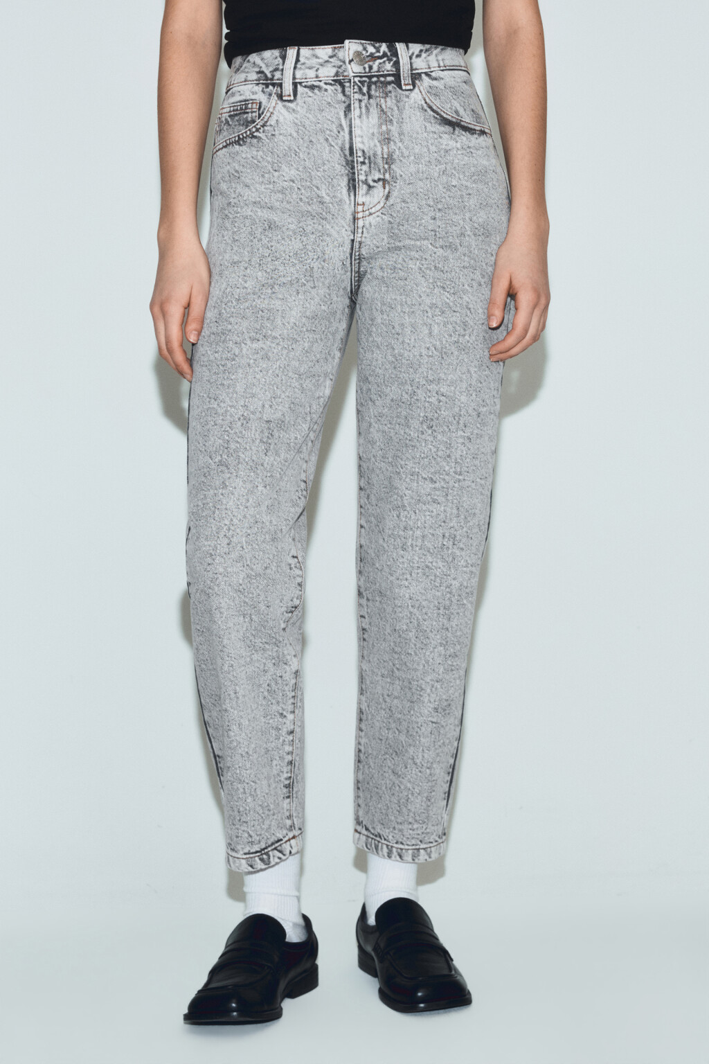 Джинсы mom fit укороченные - цвет серый - 2