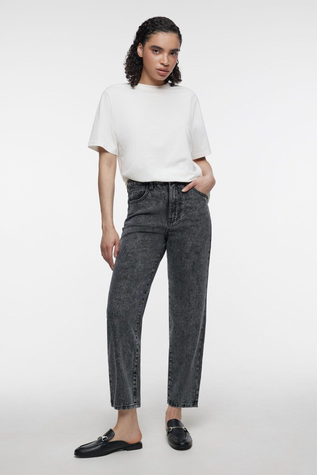 Джинсы mom's укороченные с высокой посадкой - цвет серый - 4
