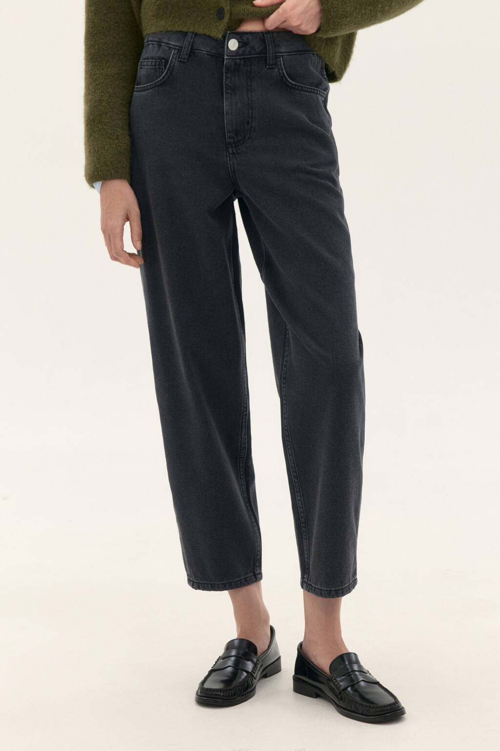 Джинсы mom fit укороченные - цвет серый - 2