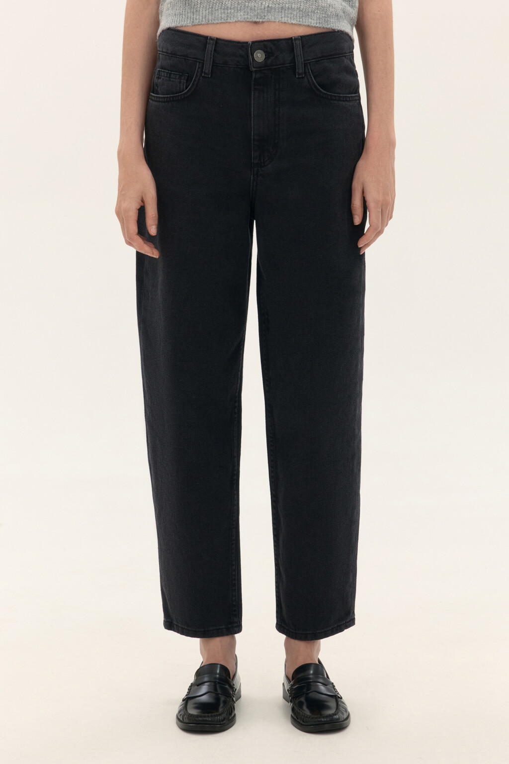 Джинсы mom fit укороченные - цвет серый - 2