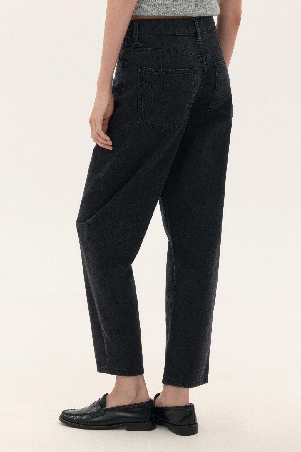 Джинсы mom fit укороченные - цвет серый - 3