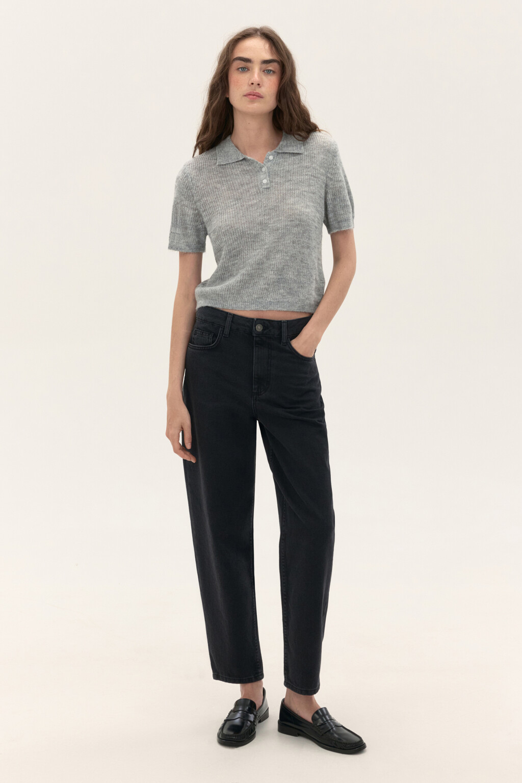 Джинсы mom fit укороченные - цвет серый - 4