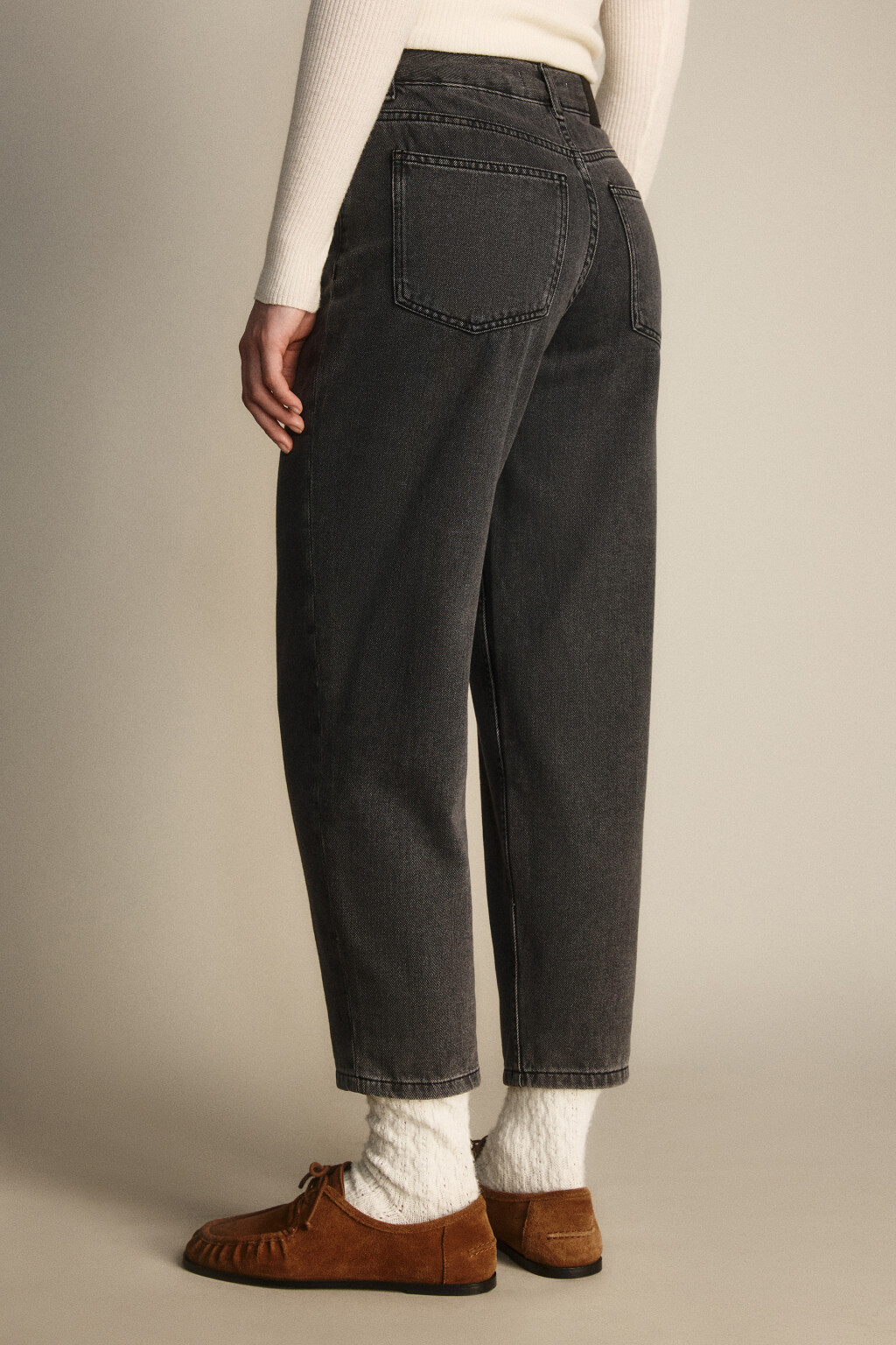 Джинсы mom fit укороченные с высокой посадкой - цвет серый - 3