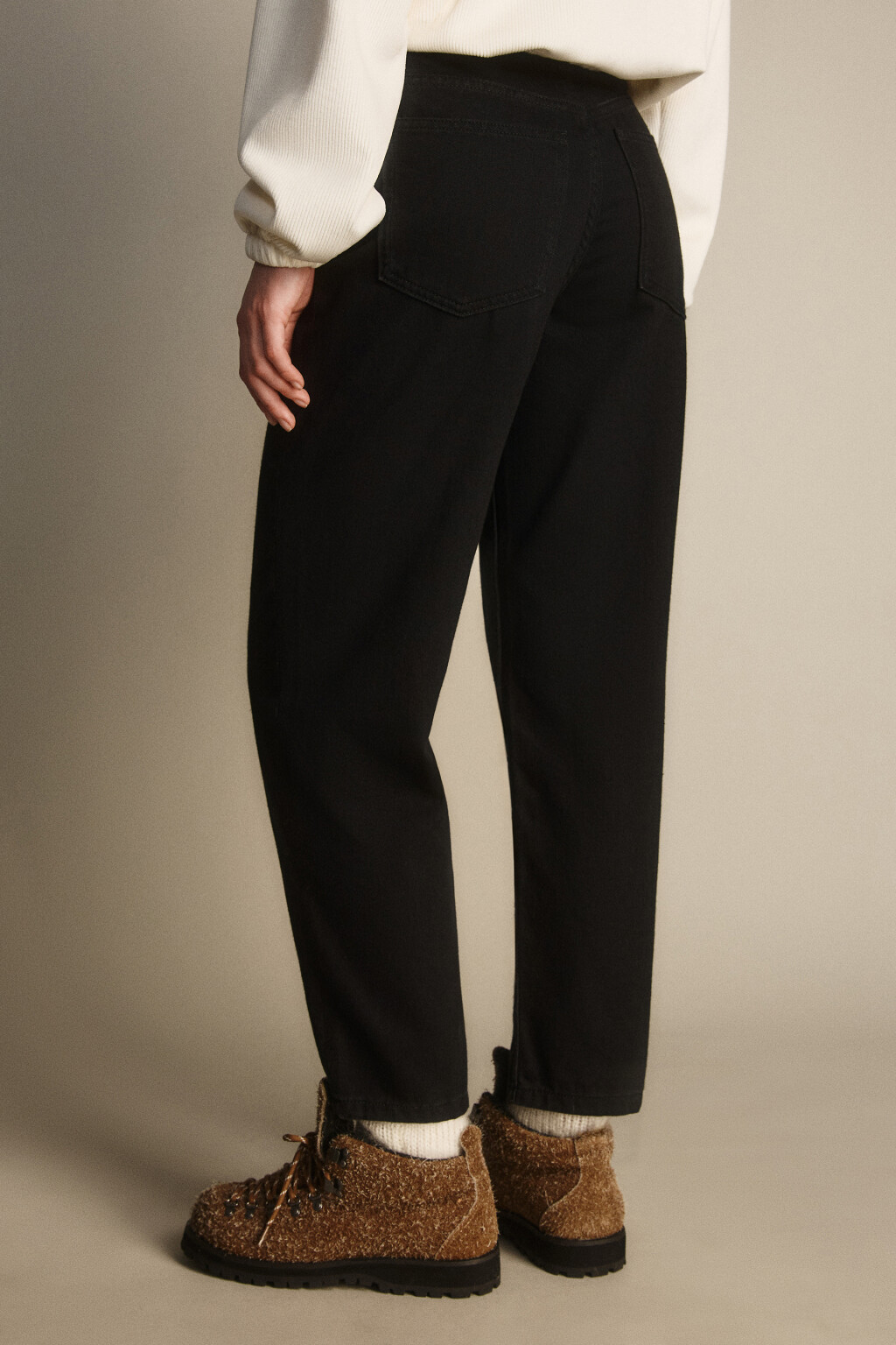 Джинсы mom fit укороченные с высокой посадкой - цвет черный - 11