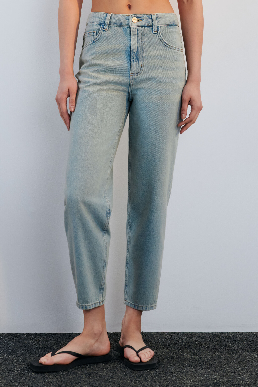 Джинсы mom fit укороченные с высокой посадкой - цвет синий - 2