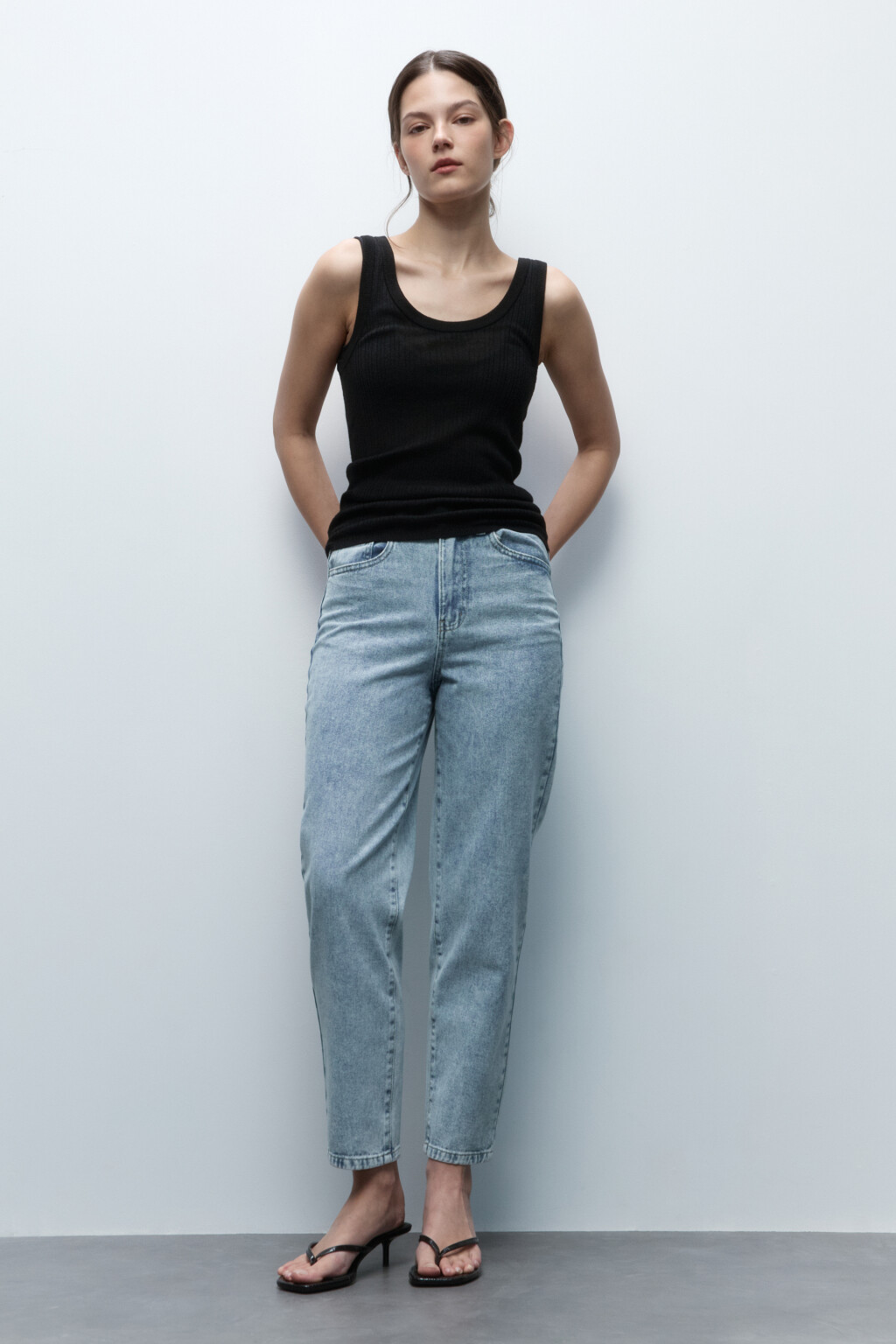 Джинсы mom укороченные с высокой посадкой - цвет голубой - 5