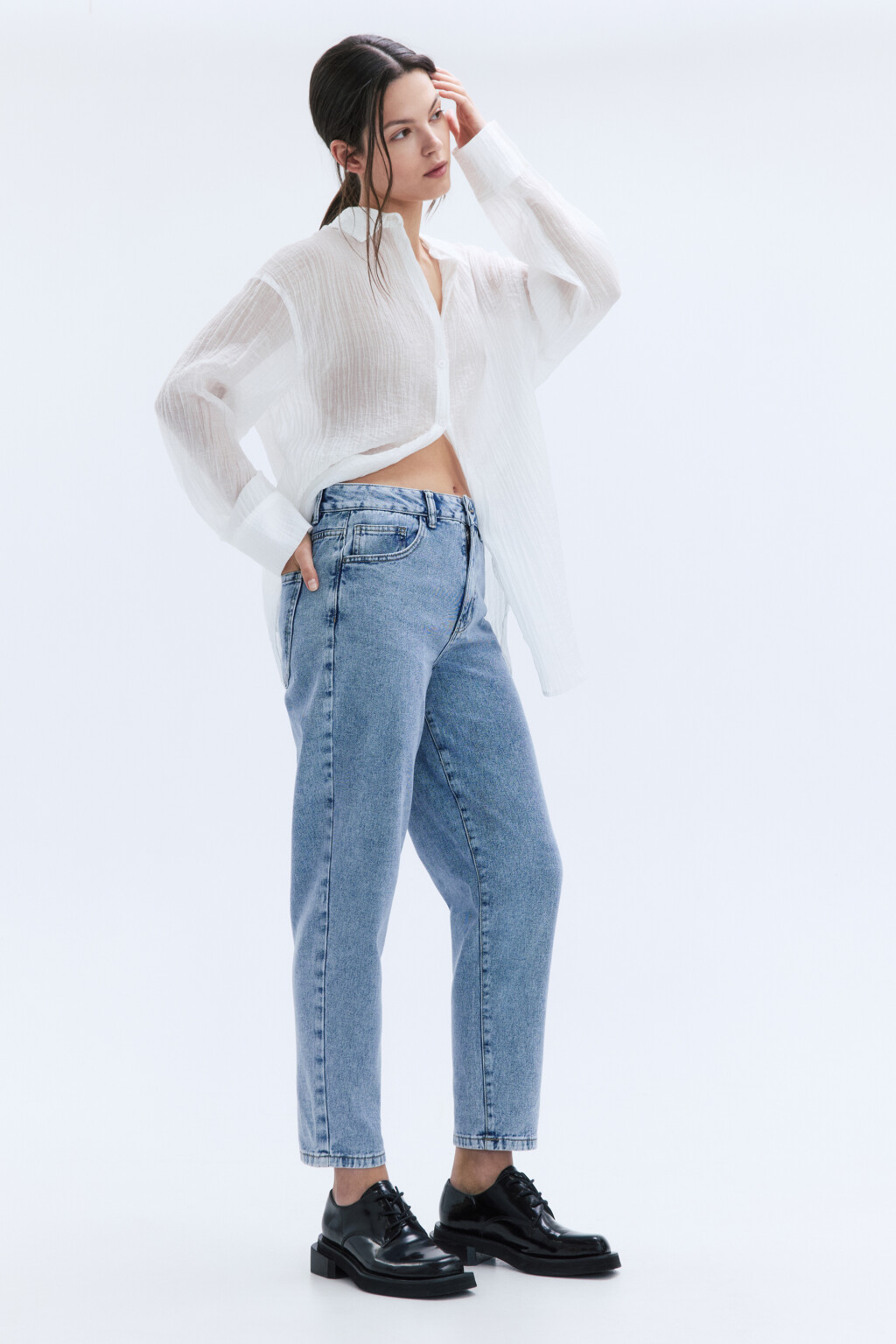 Джинсы mom fit укороченные с высокой посадкой - цвет голубой - 1