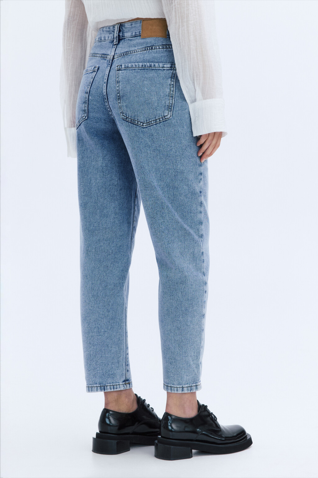 Джинсы mom fit укороченные с высокой посадкой - цвет голубой - 4
