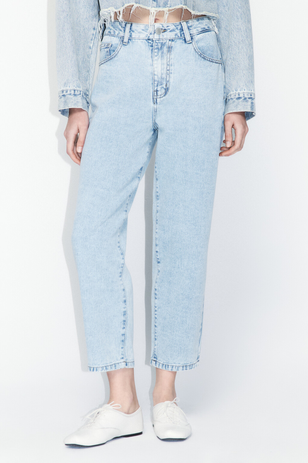 Джинсы mom fit укороченные с высокой посадкой - цвет голубой - 2
