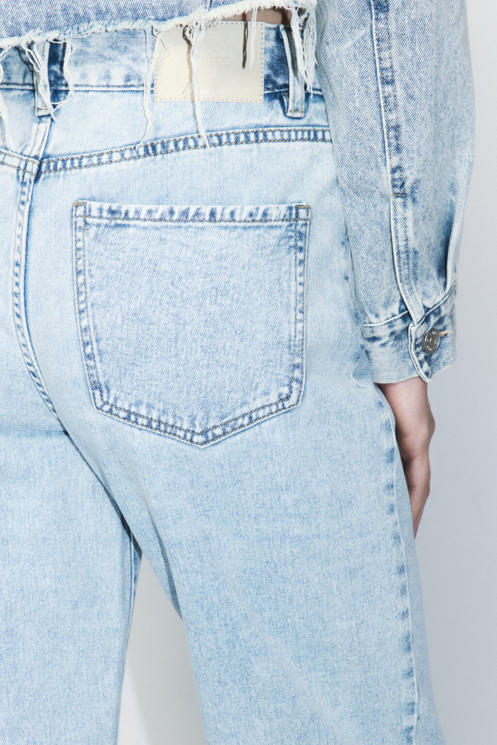 Джинсы mom fit укороченные с высокой посадкой - цвет голубой - 6