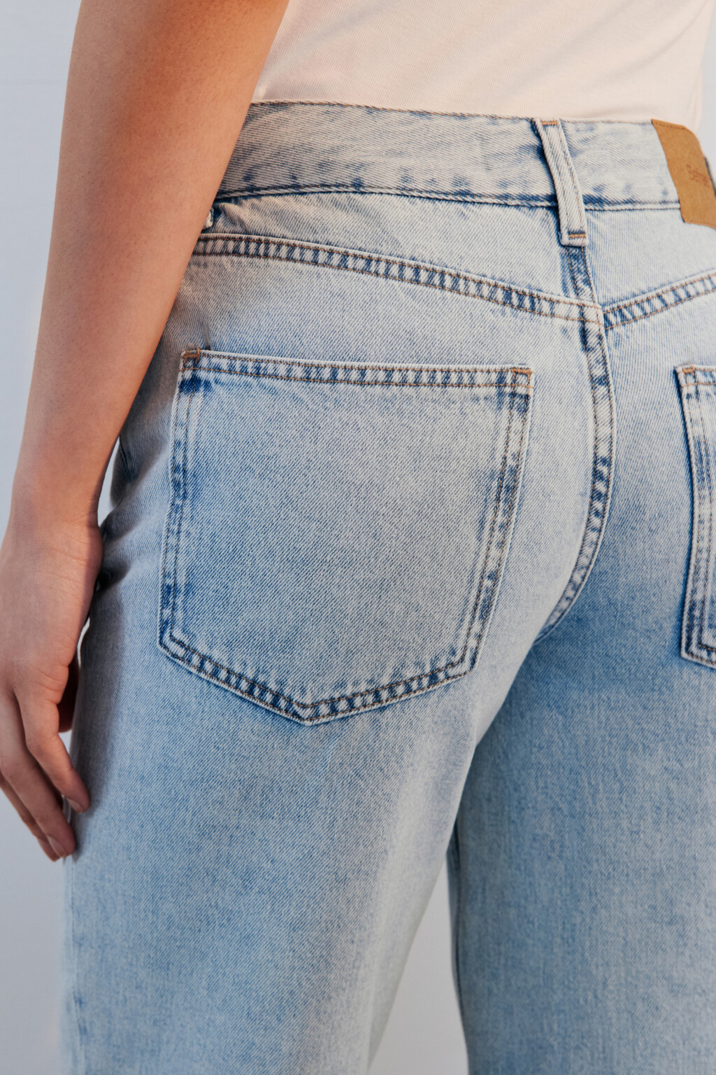 Джинсы mom fit укороченные с высокой посадкой - цвет голубой - 6
