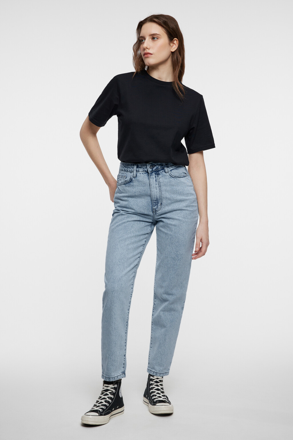 Джинсы mom-fit с высокой посадкой по талии - цвет голубой - 4