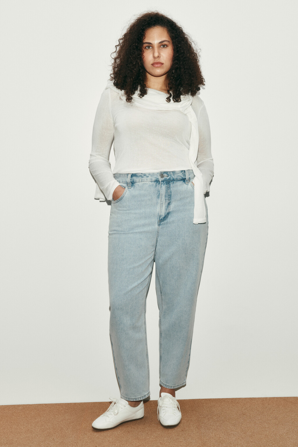 Джинсы mom fit с высокой посадкой - цвет голубой - 4