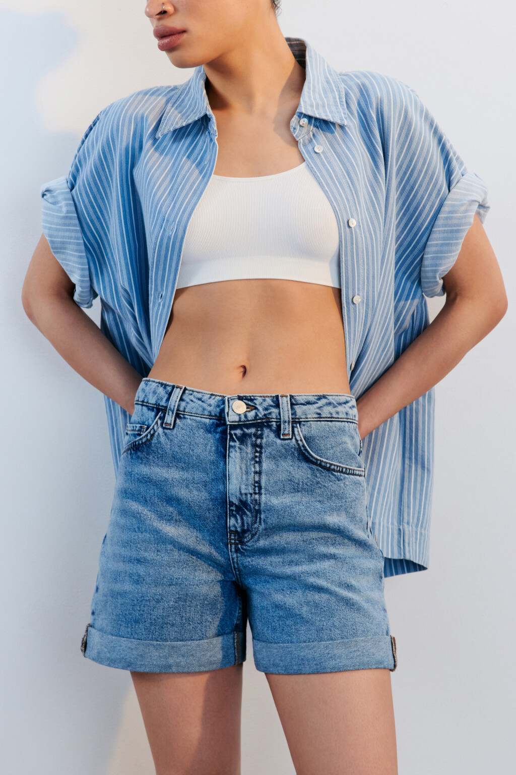 Шорты mom fit джинсовые с подворотами - цвет голубой - 1