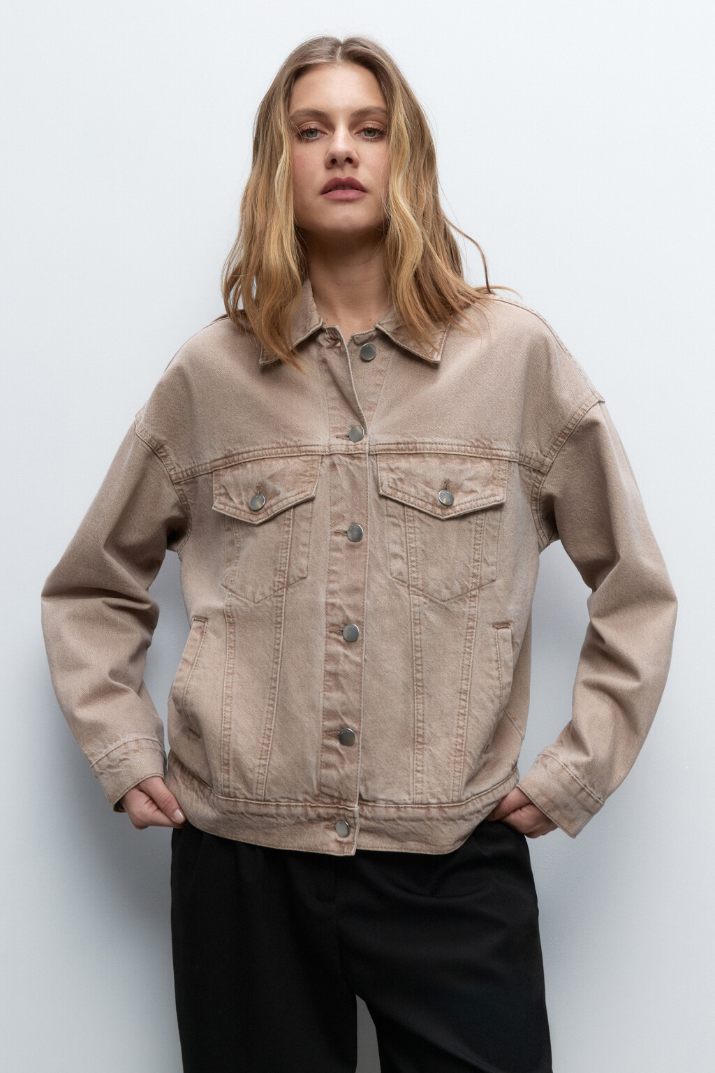 Куртка oversize джинсовая с карманами - цвет бежевый - 2