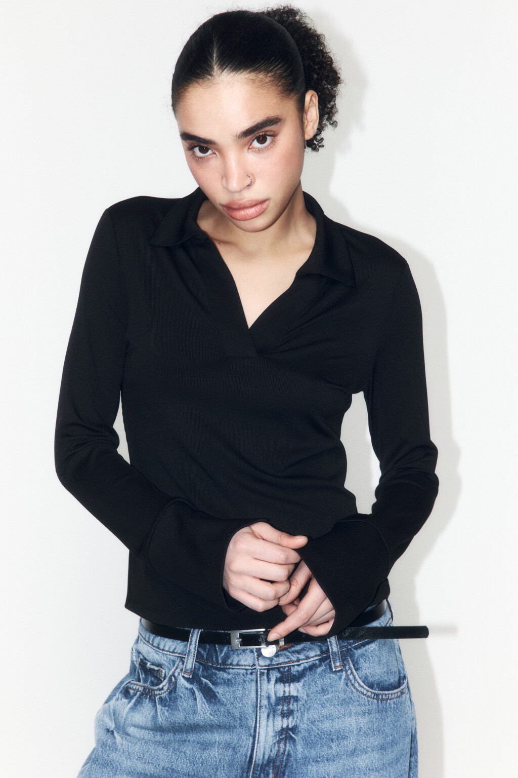 Лонгслив-поло облегающий с разрезами - цвет черный - 1