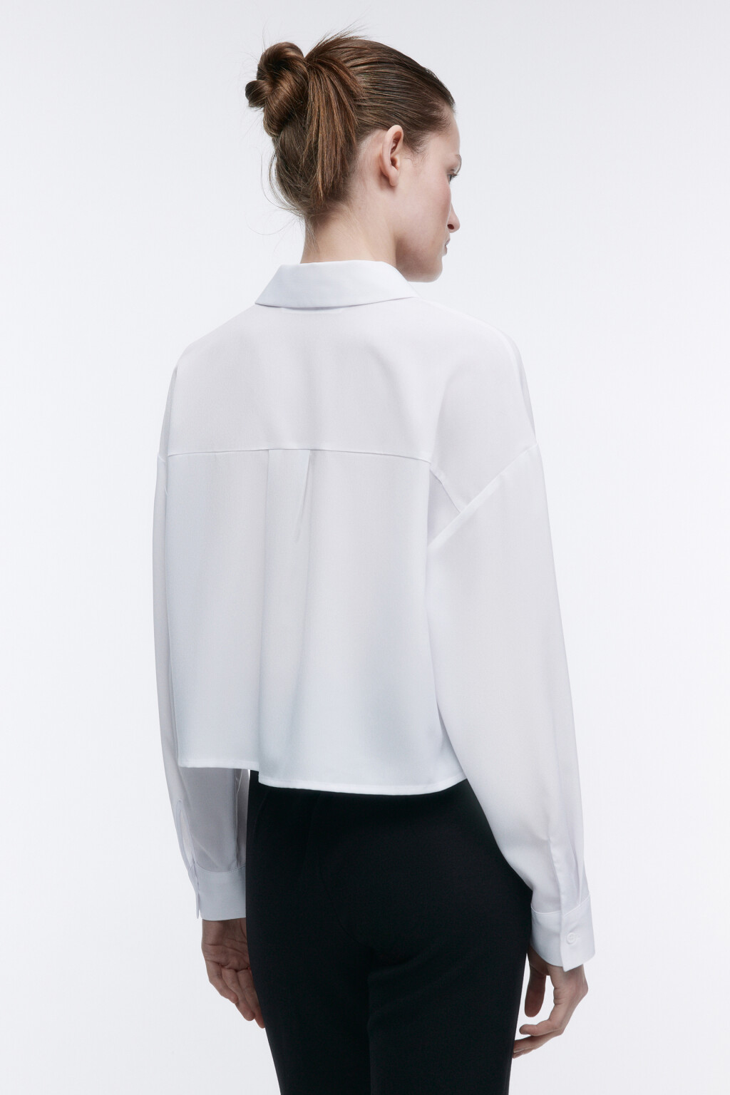 Блузка-рубашка свободная укороченная - цвет белый - 4