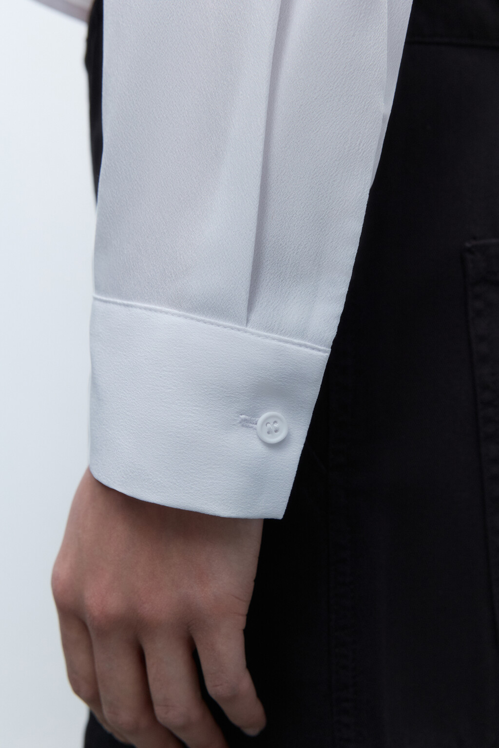 Блузка-рубашка свободная укороченная - цвет белый - 7