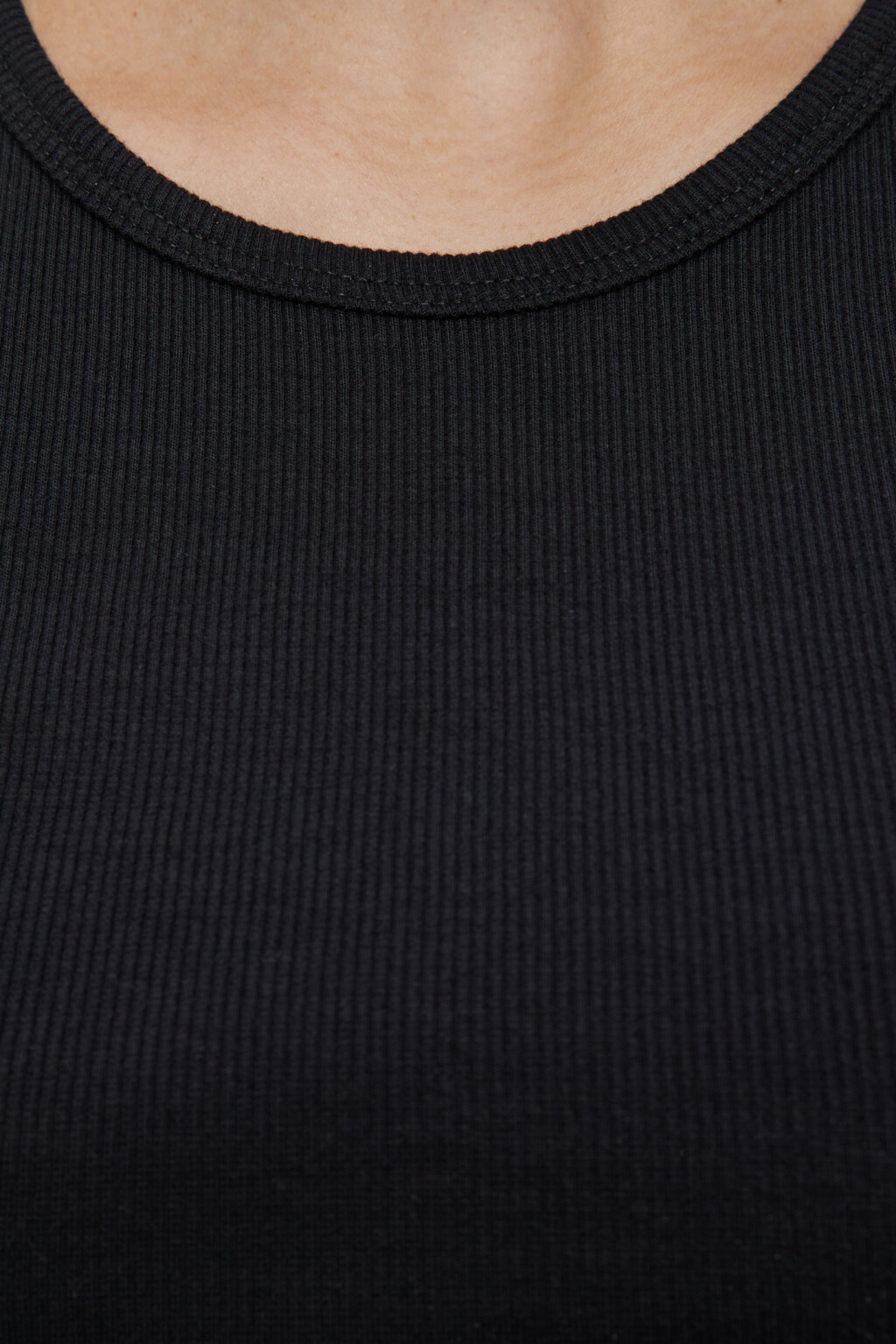 Топ-майка облегающий в рубчик на широких бретелях - цвет черный - 5