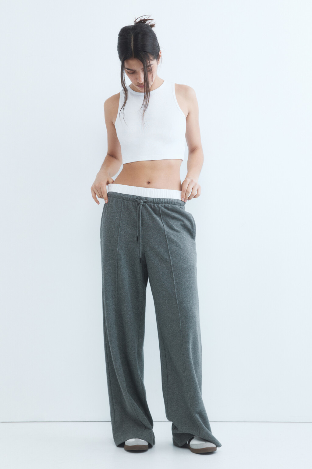 Топ-майка в рубчик на широких бретелях - цвет белый - 4