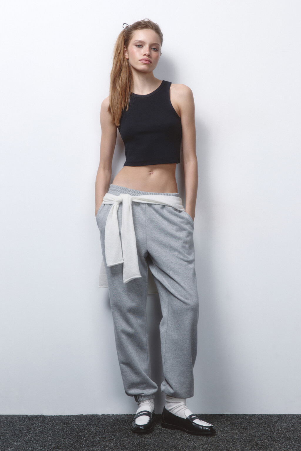 Майка хлопковая укороченная в рубчик - цвет черный - 5