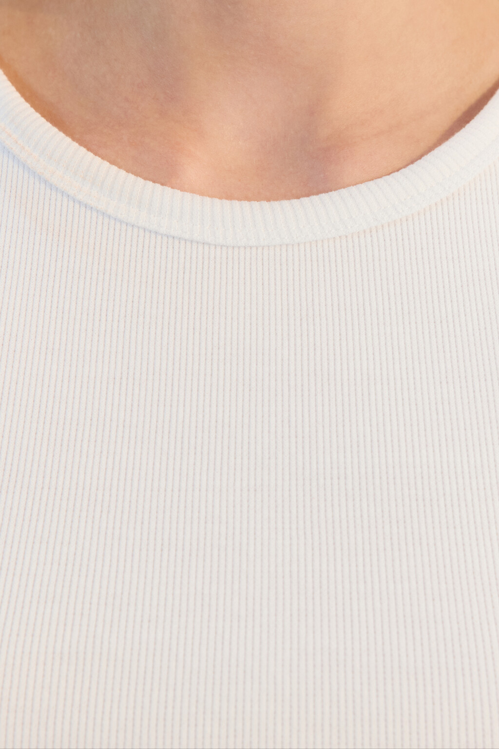 Топ-майка в рубчик на широких бретелях - цвет белый - 5