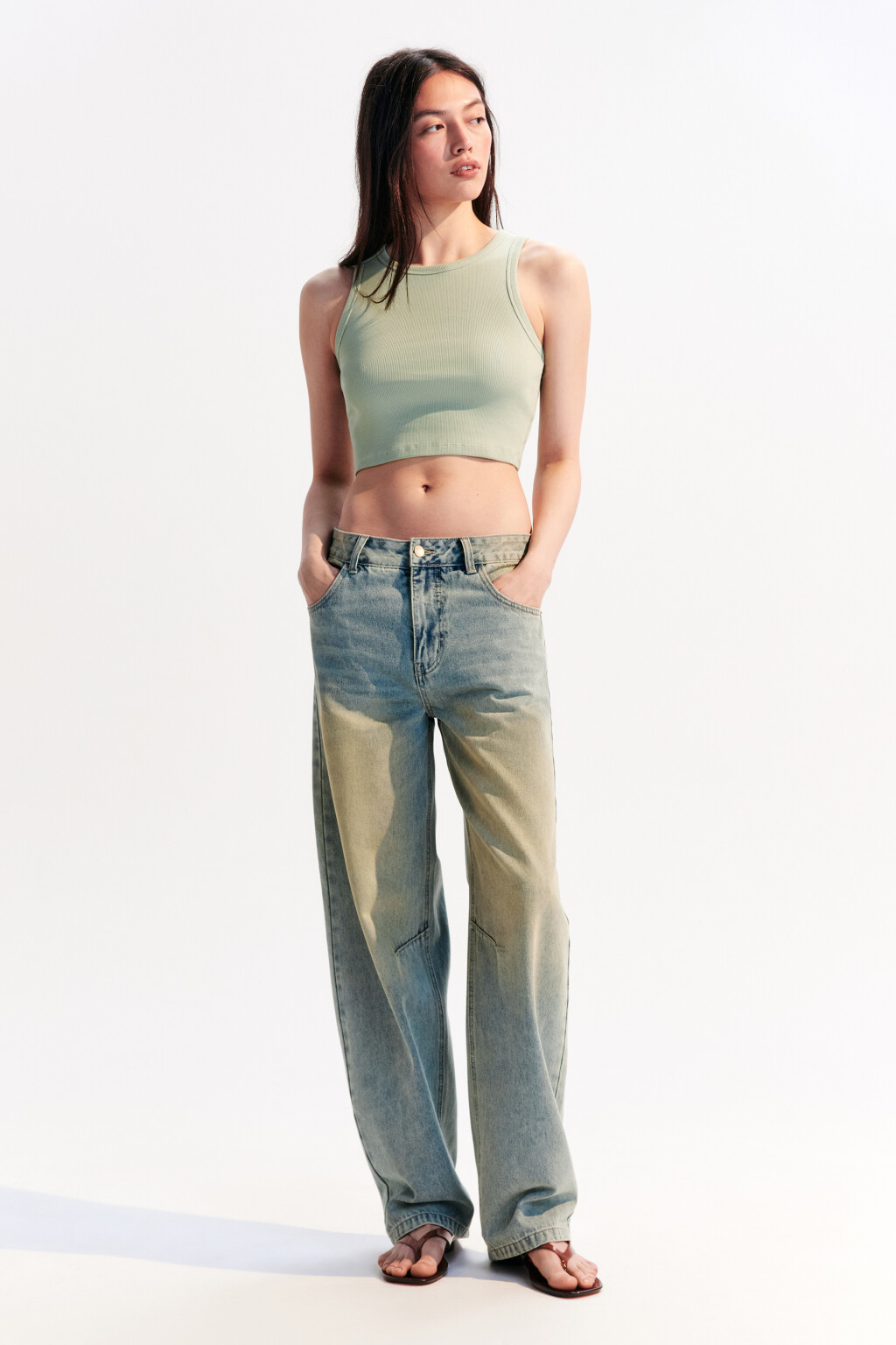 Топ-майка в рубчик на широких бретелях - цвет мятный - 4